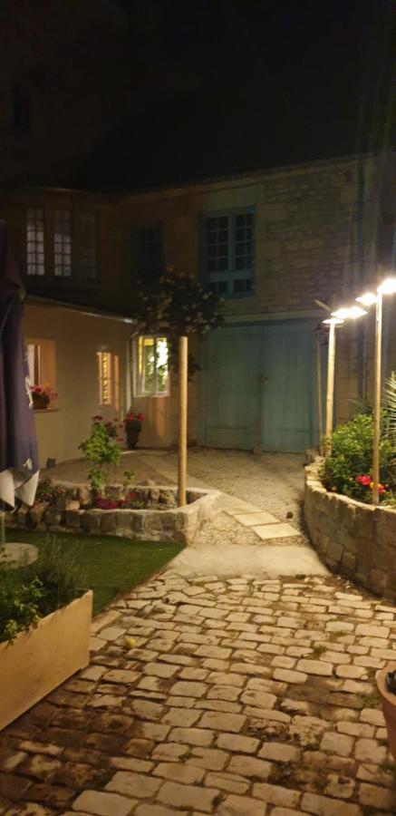 Cour St Didier Невер Екстериор снимка